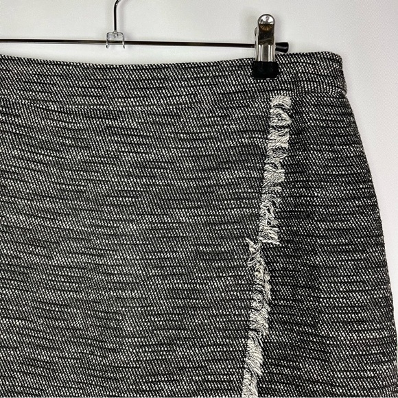 Ann Taylor LOFT Black & White Tweed Asymmetrical Fringe Mini Skirt 8 - Picture 3 of 4